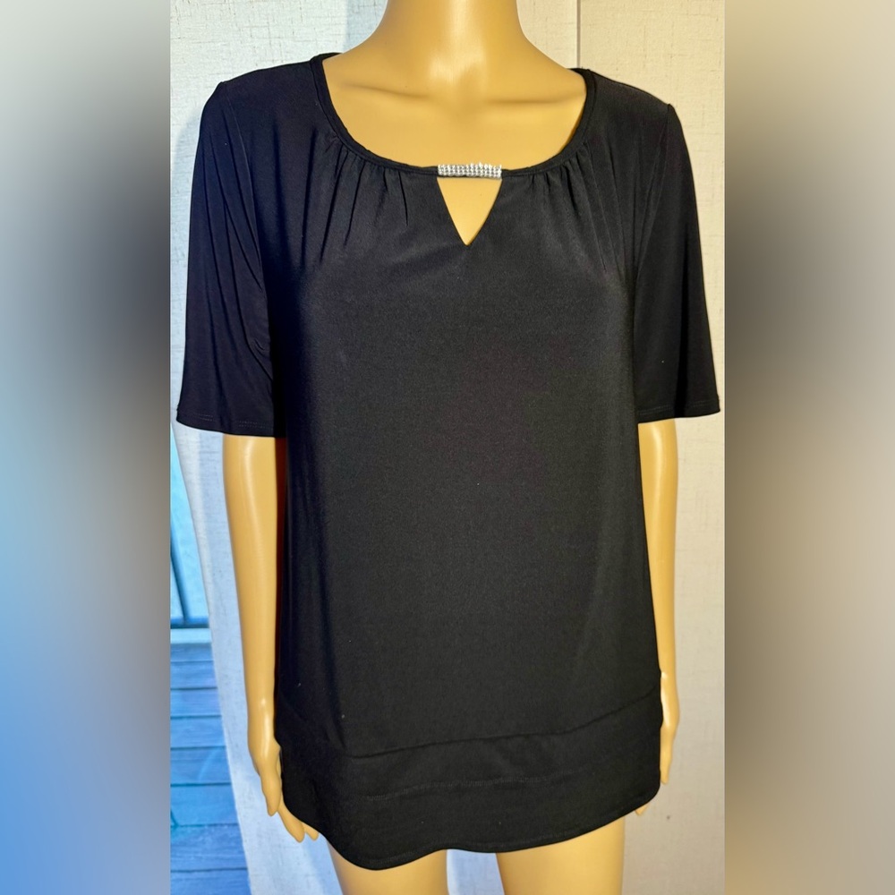 Nina Leonard black top w/silver rhinestone band embellishments. Sz. M